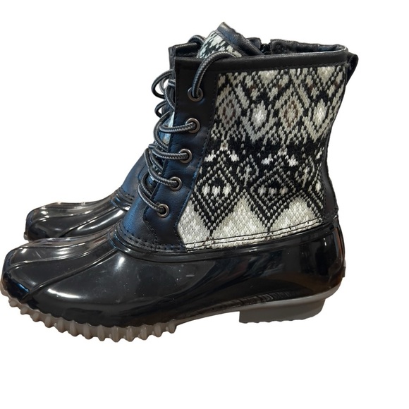 Women’s Waterproof and Fur Lined Duck Boots - Picture 1 of 8